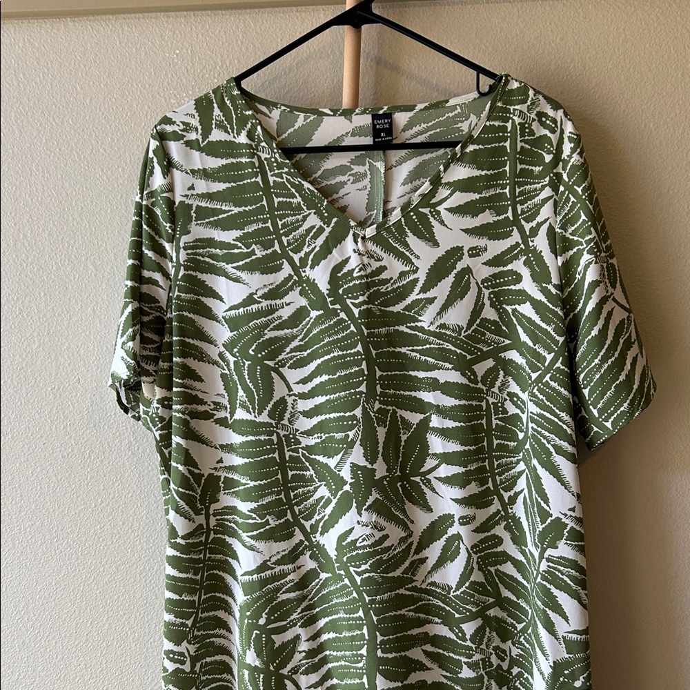 Green and White Leaf Print Maxi Dress